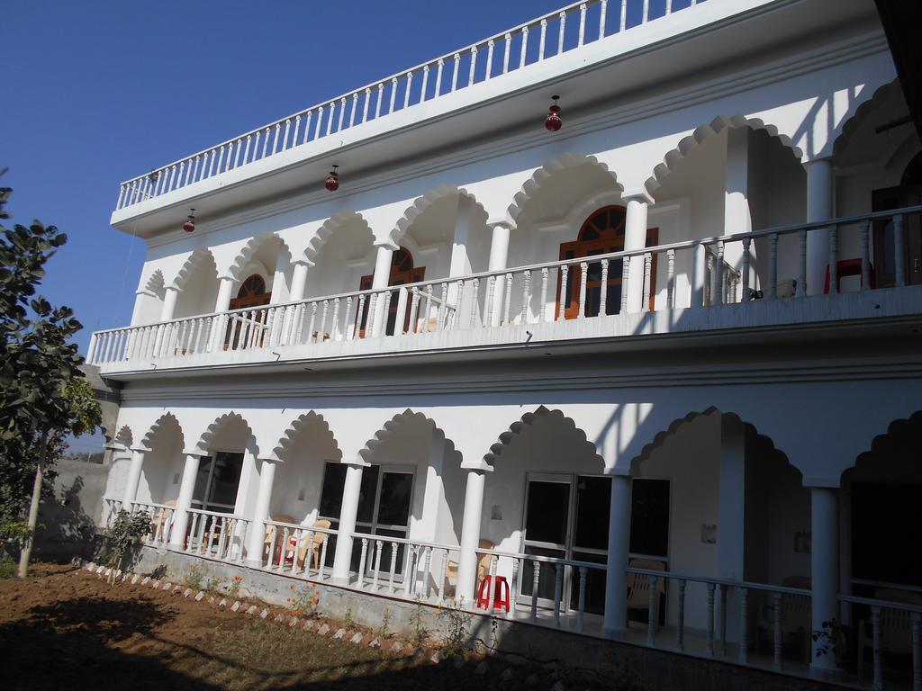 Hotel Isabel Palace Khajurāho Extérieur photo