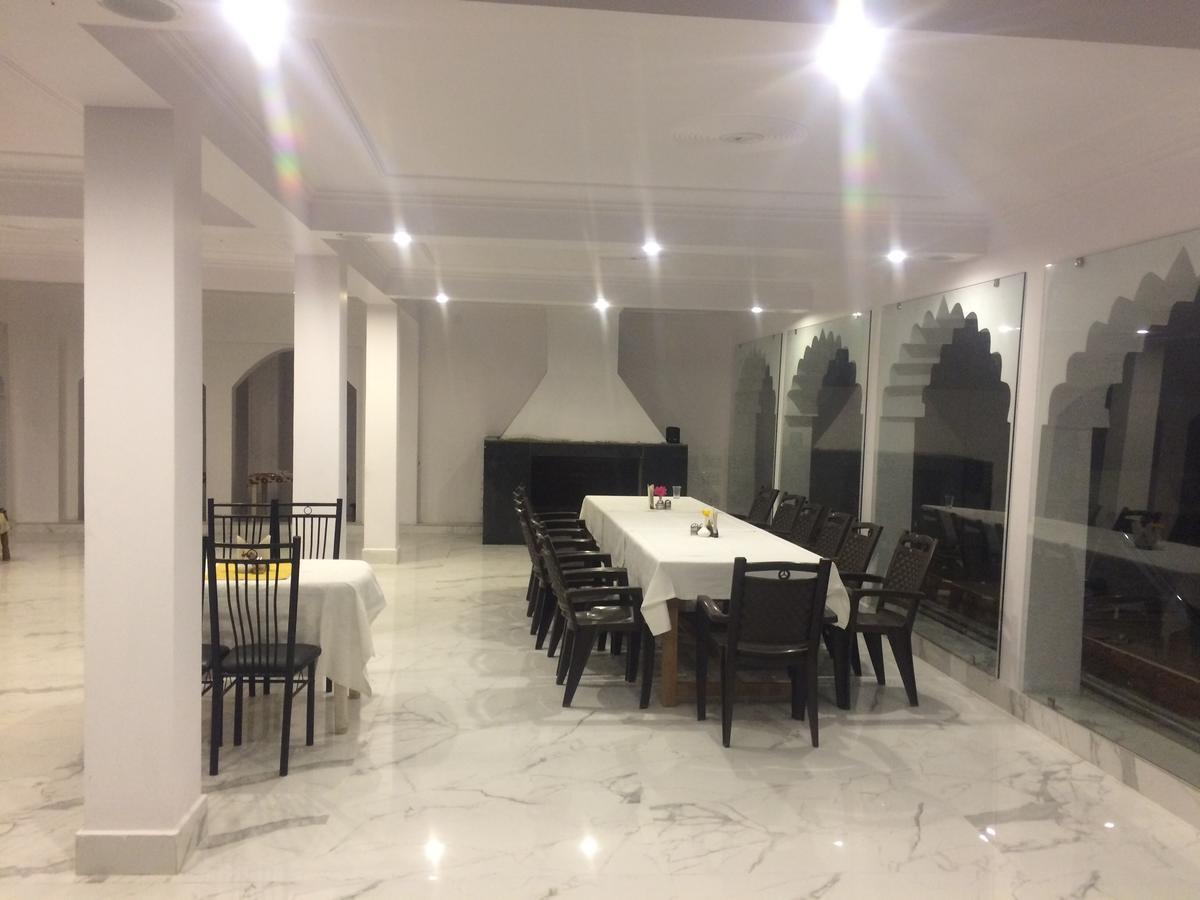 Hotel Isabel Palace Khajurāho Extérieur photo
