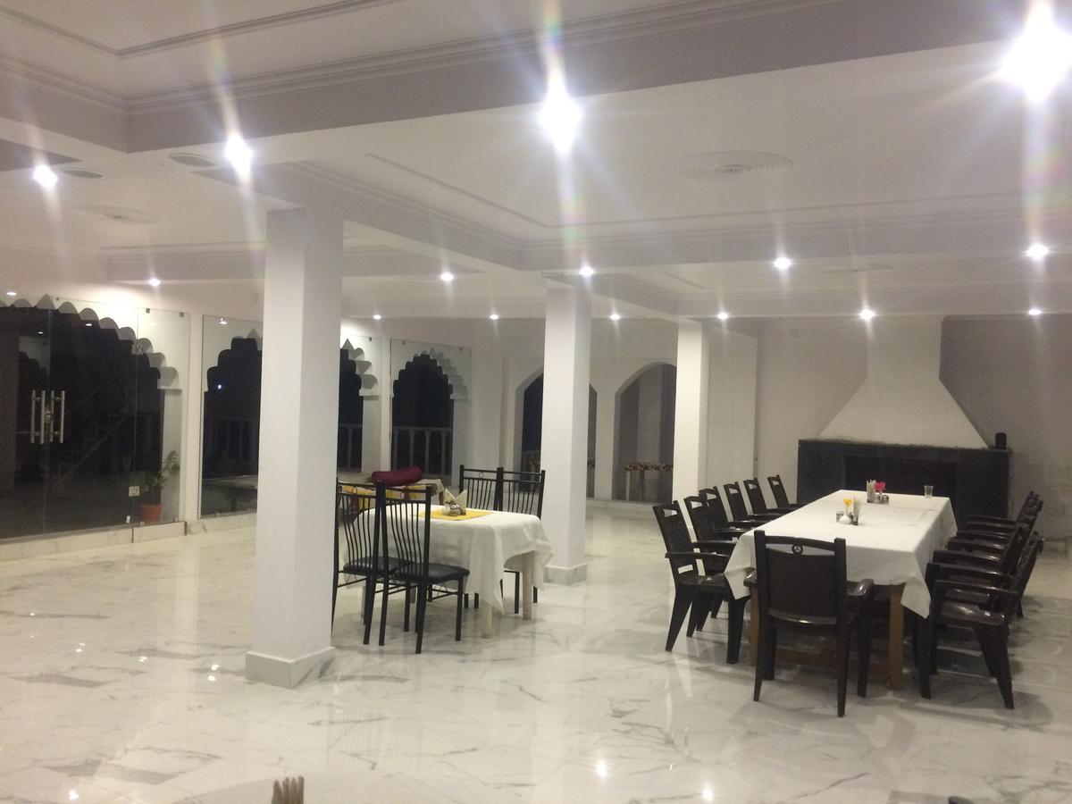 Hotel Isabel Palace Khajurāho Extérieur photo
