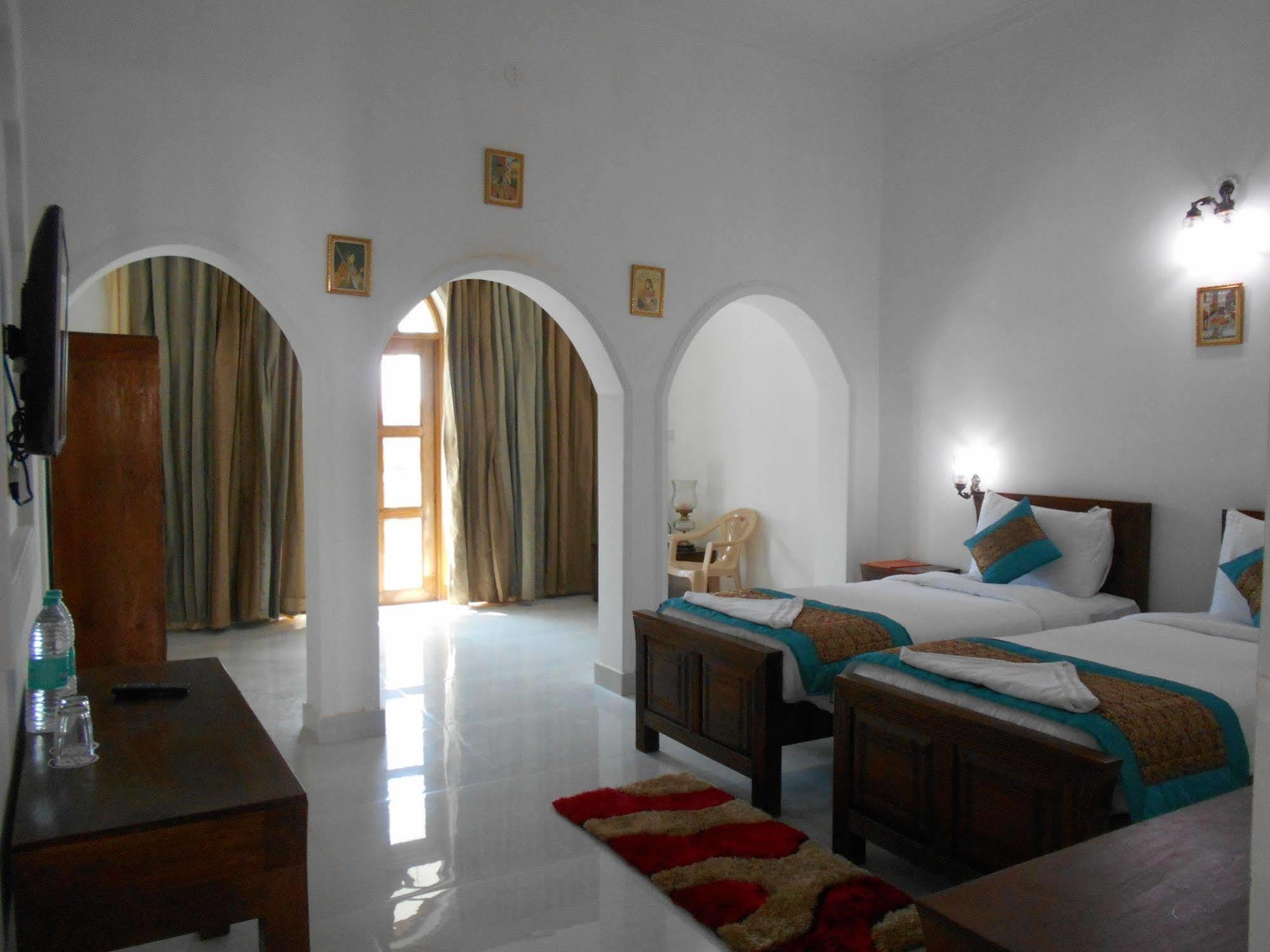 Hotel Isabel Palace Khajurāho Extérieur photo