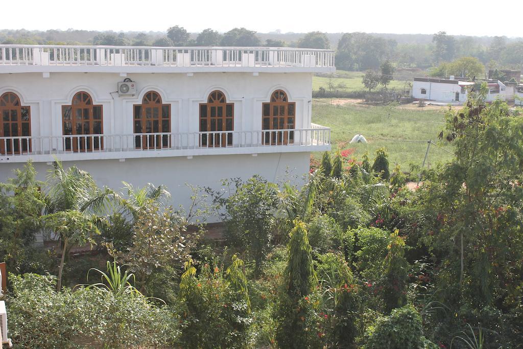 Hotel Isabel Palace Khajurāho Extérieur photo